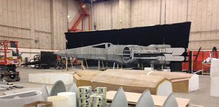 Illustration for article titled Leaked Star Wars Episode 7 photos show the Millennium Falcon's return